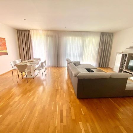 Apartment Korunni Dvur 130M2, 2 Free Parkings 프라하 외부 사진
