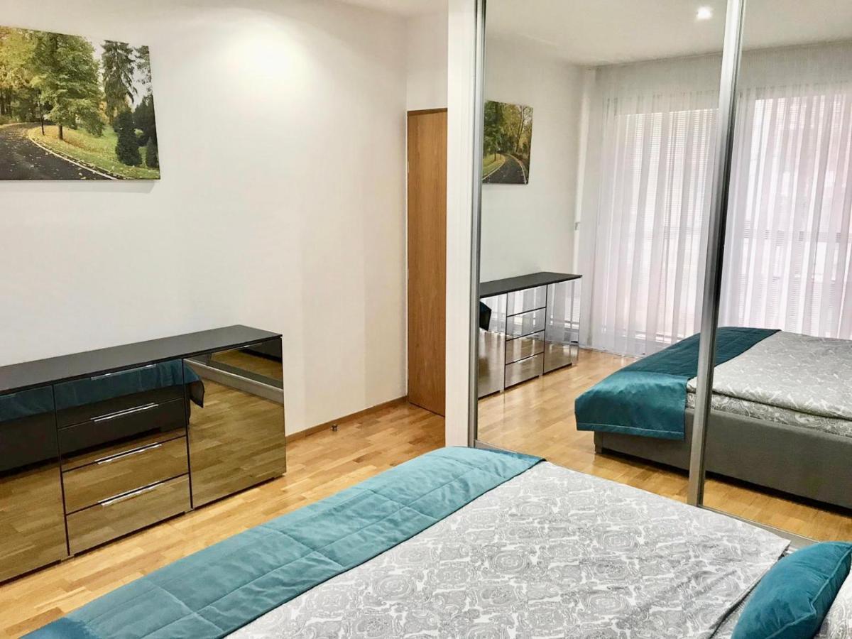 Apartment Korunni Dvur 130M2, 2 Free Parkings 프라하 외부 사진