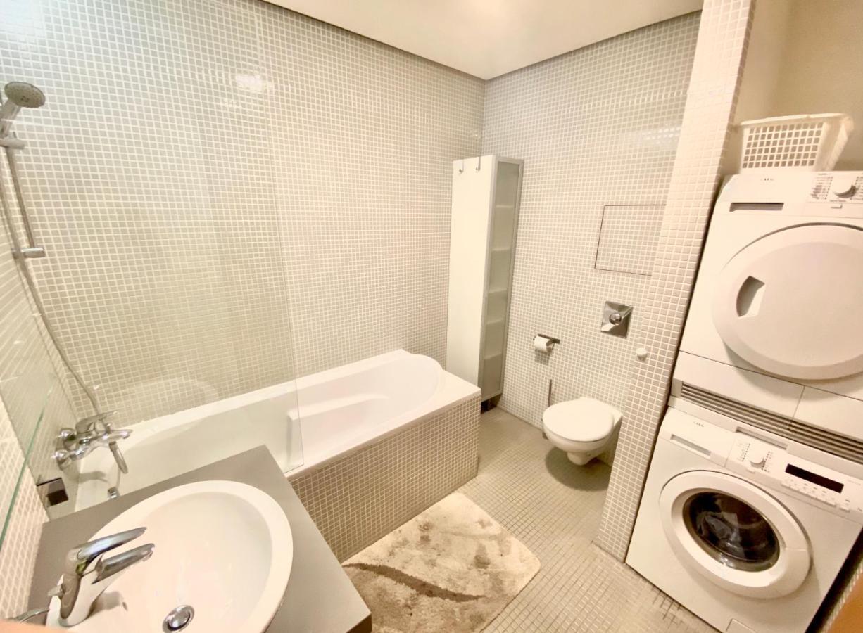 Apartment Korunni Dvur 130M2, 2 Free Parkings 프라하 외부 사진