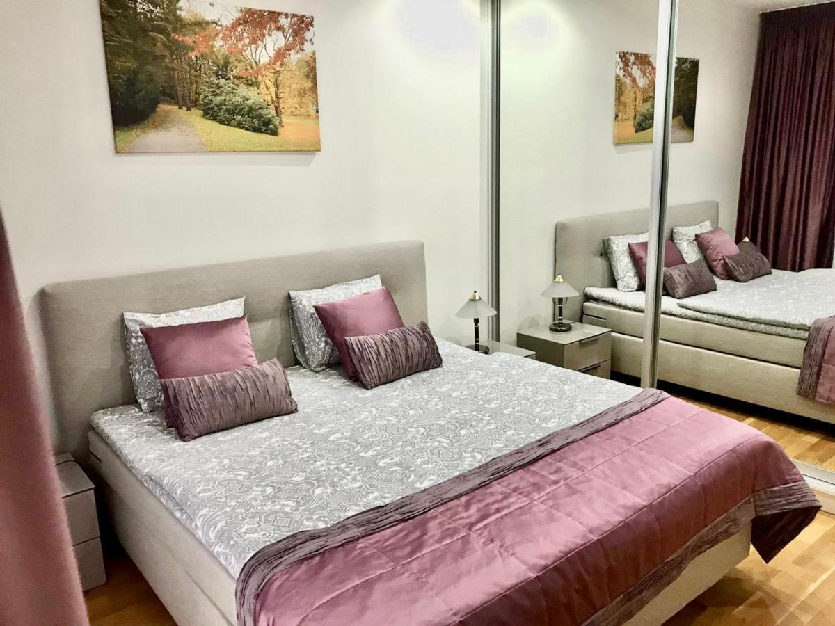 Apartment Korunni Dvur 130M2, 2 Free Parkings 프라하 외부 사진