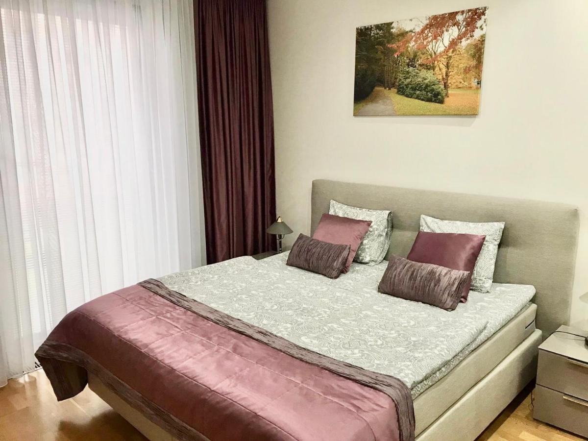 Apartment Korunni Dvur 130M2, 2 Free Parkings 프라하 외부 사진